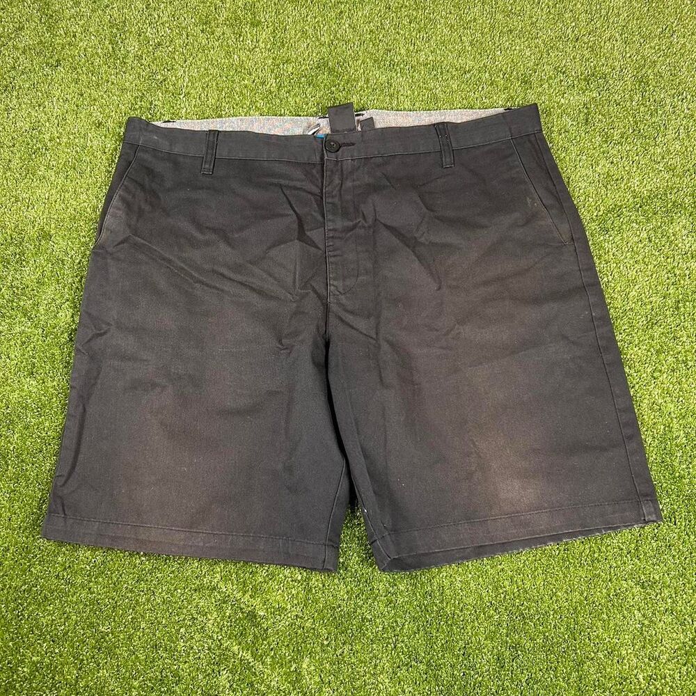 Burnside Men's Black and Grey Shorts